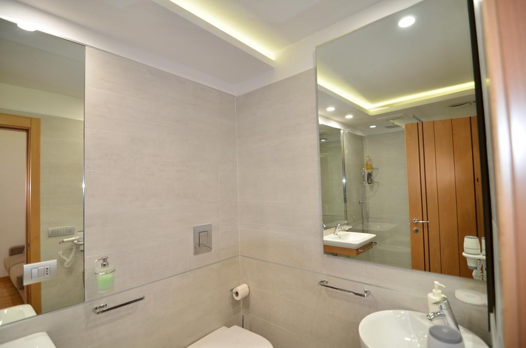 Hotel La Strada Parlata Neapol Zewnętrze zdjęcie